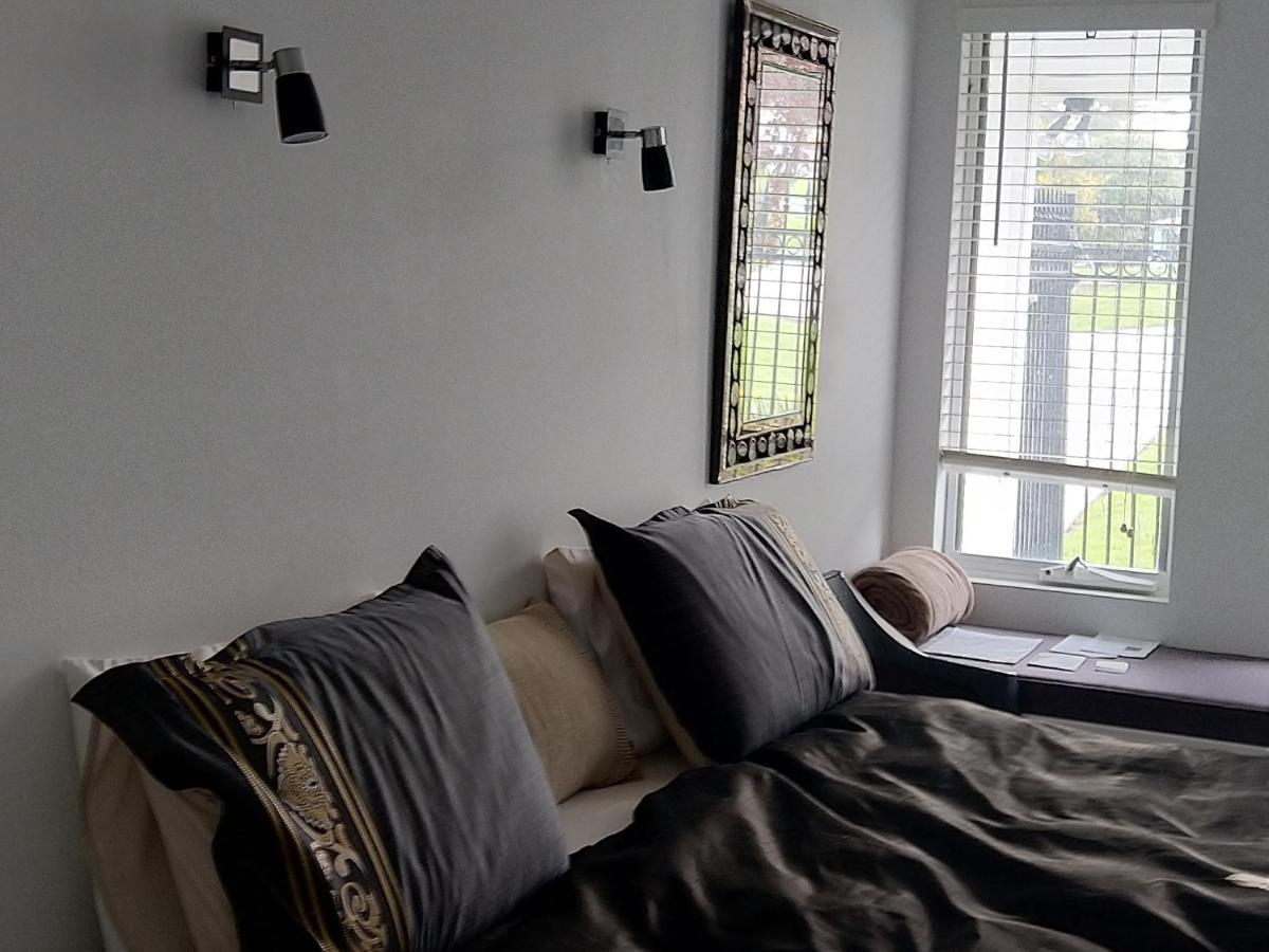 C'Est La Vie Bed & Breakfast Олбані Екстер'єр фото